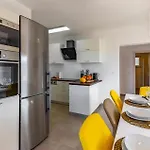 Beautiful Home In Pula Pula