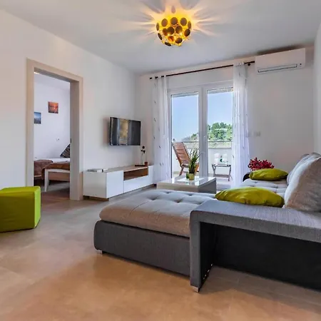 Beautiful Home In Pula