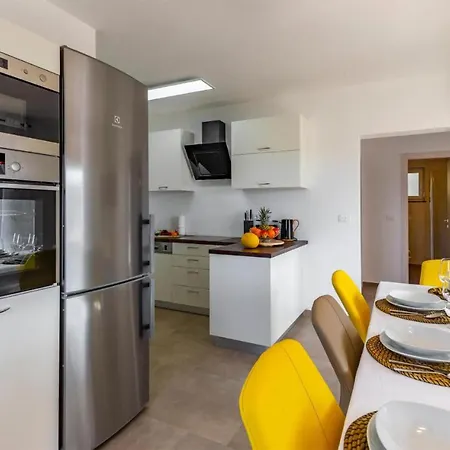 Stunning In With Wifi Pula