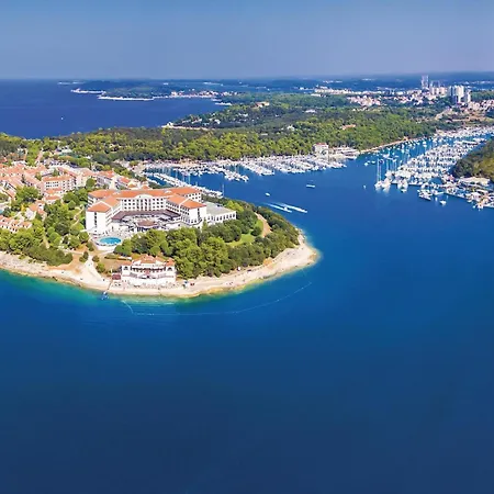 Feriehus Luxurious Home In Pula *