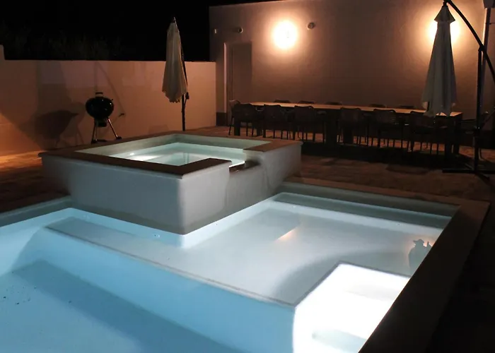 Stunning In With Wifi Пула